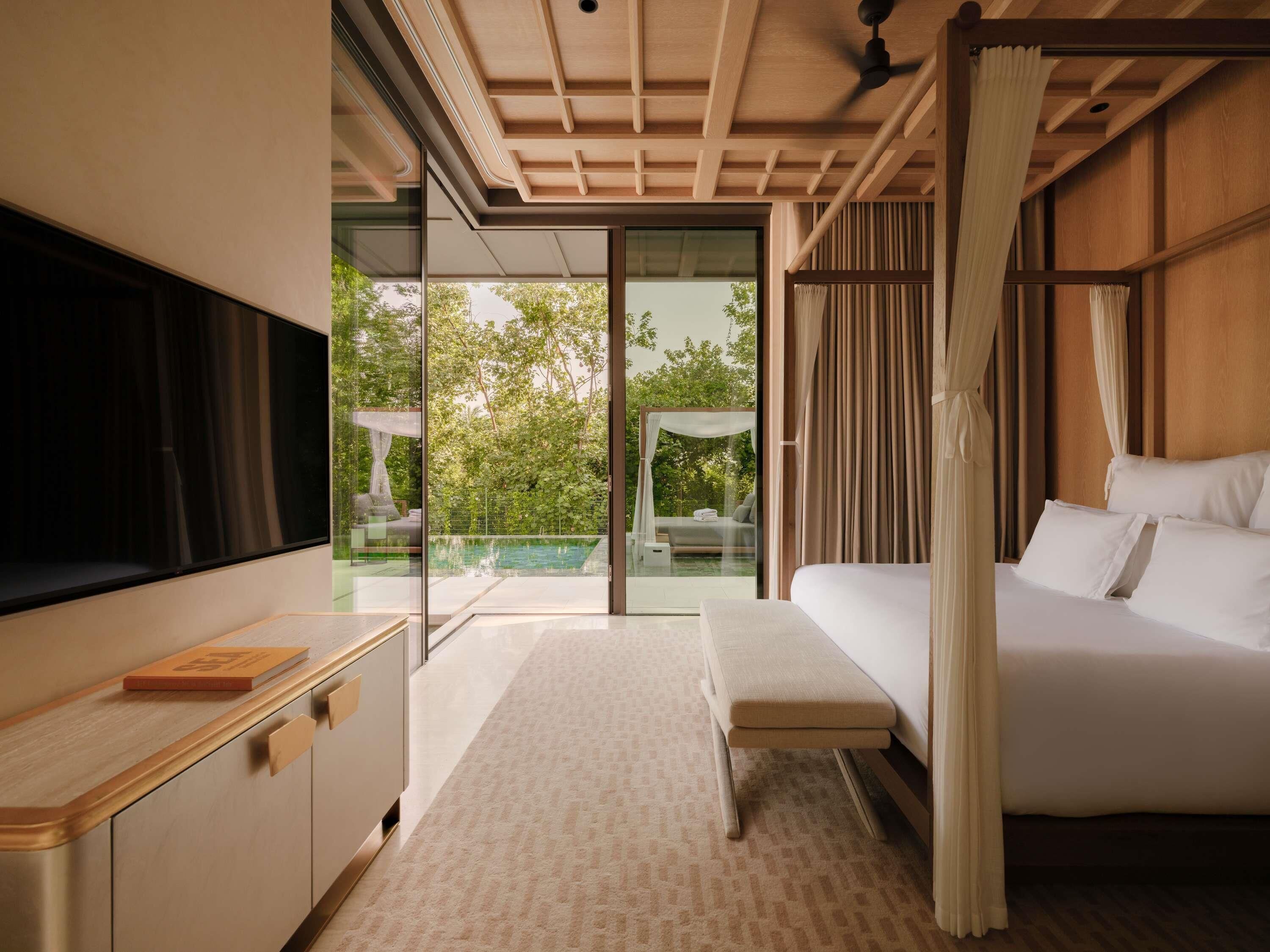 Free minibar items, individually decorated, individually furnished