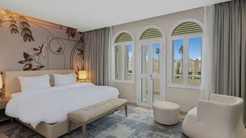 Minibar, in-room safe, desk, iron/ironing board