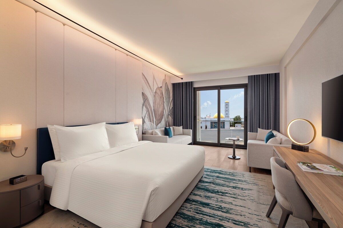 Premium Room, 1 King Bed, Sea View