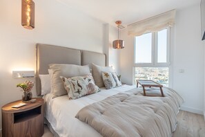 Unclassified image, 2 of 34, button