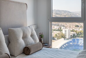 Unclassified image, 4 of 36, button