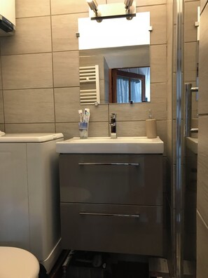 Hair dryer, toilet paper - 2 Bedroom Apartment + Terrace Allos Centre (Allos)