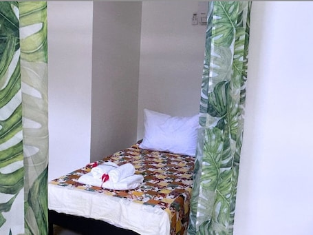 WiFi, bed sheets. KÉNA TWINY - Atuona Center. - konciergerie service