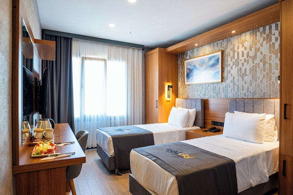 Superior Room, 2 Twin Beds, City View | 1 bedroom, premium bedding, in-room safe, desk