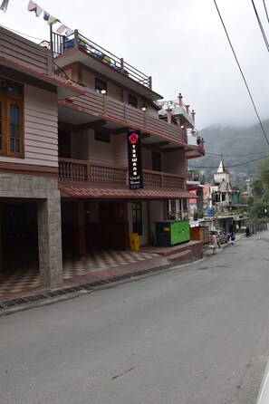 Exterior - TSEWANG GUEST HOUSE (West Kameng)
