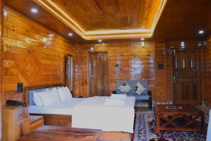 Executive Double Room | Free WiFi