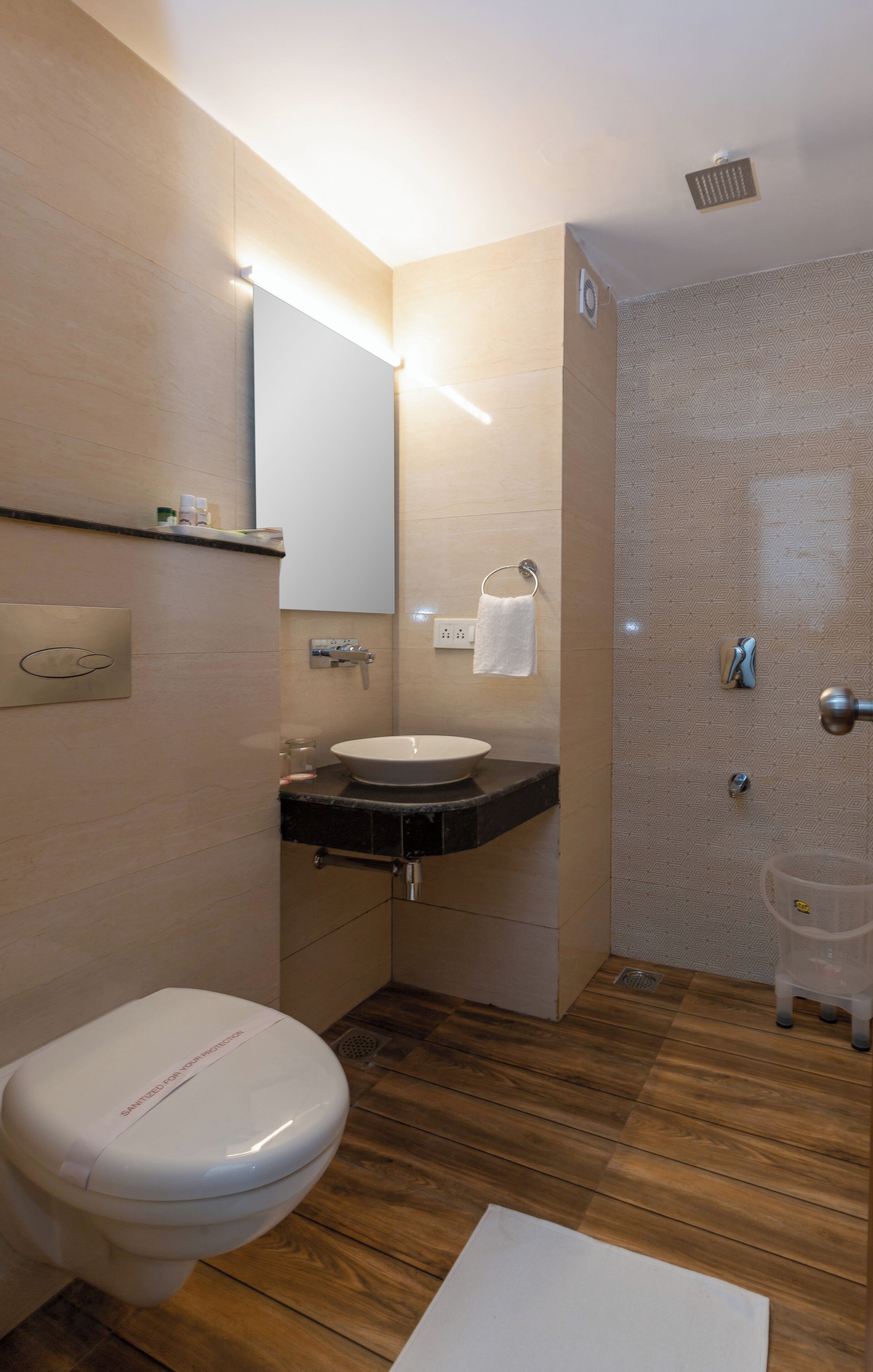 Executive Room, 1 King Bed, Valley View | Bathroom | Shower, towels, soap, shampoo