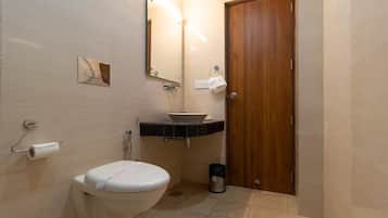 Superior Room, 1 King Bed, Valley View | Bathroom | Shower, towels, soap, shampoo