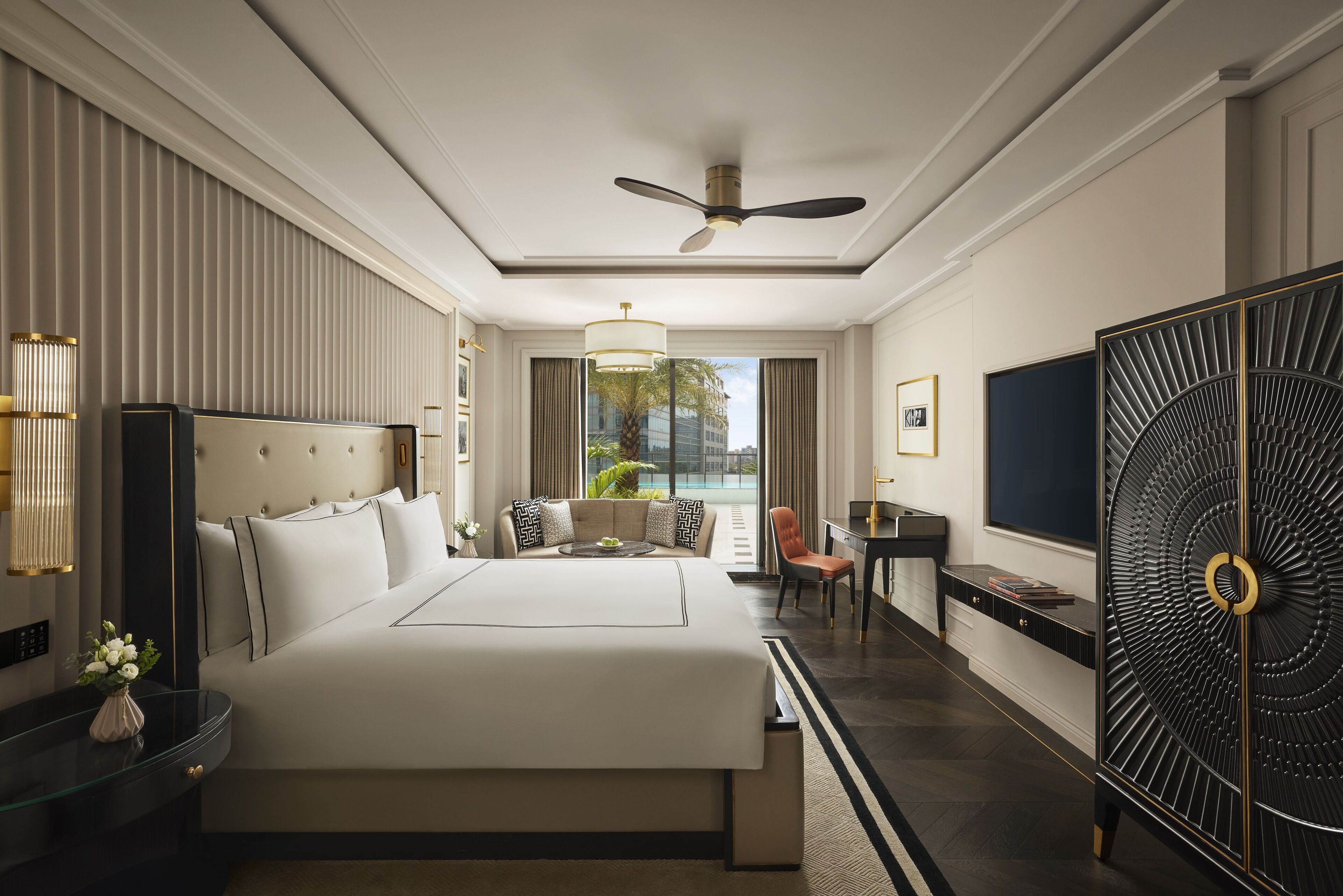 FAIRMONT 1 King Bed Pool View | Vue de la chambre