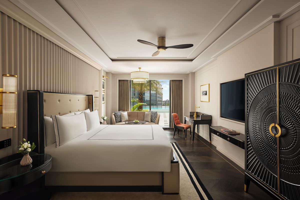 Premium bedding, free minibar, in-room safe, desk