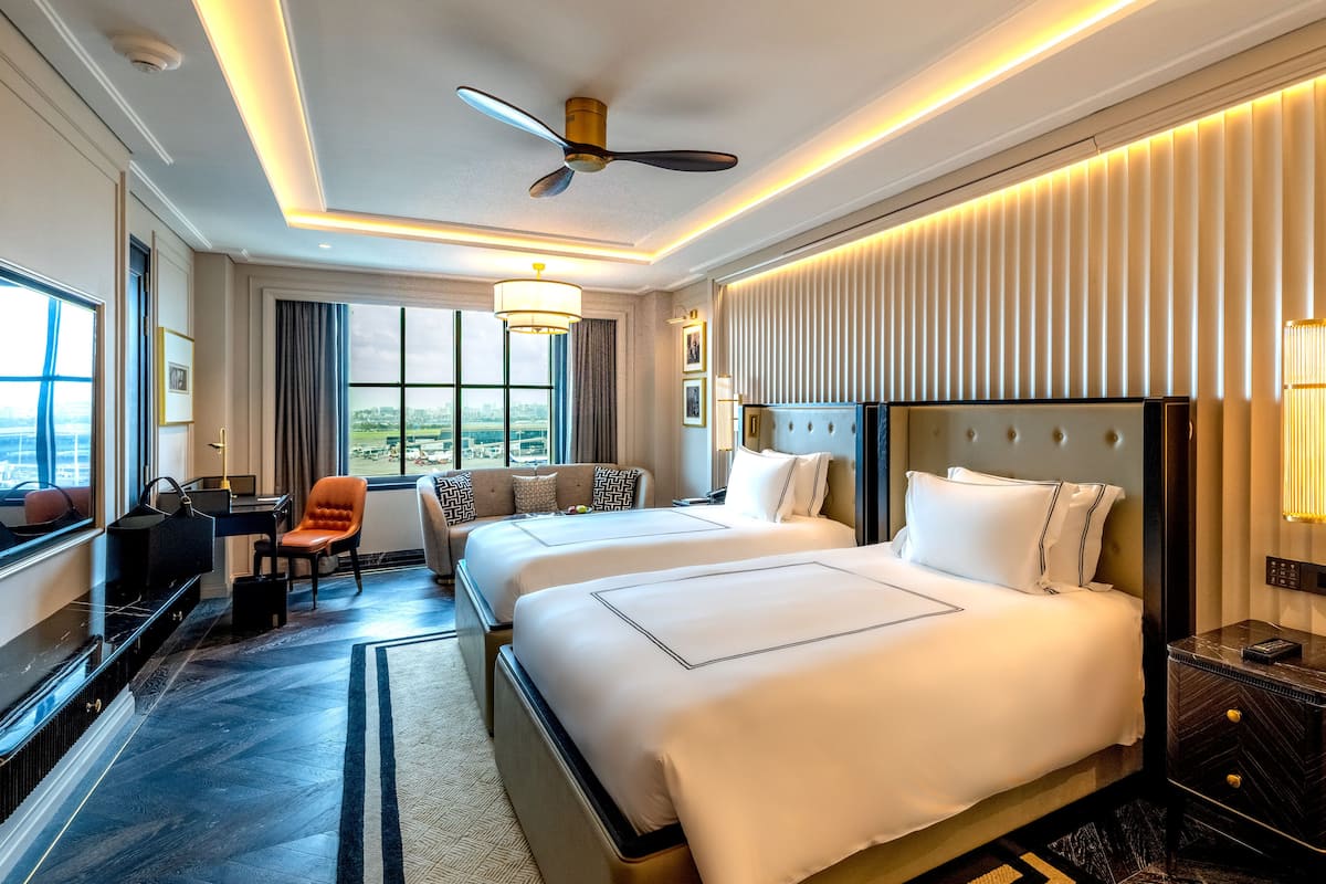 Premium bedding, free minibar, in-room safe, desk