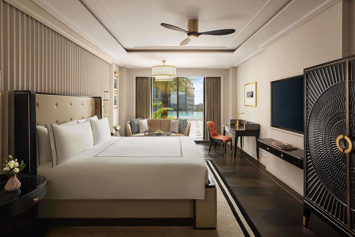 Premium bedding, free minibar, in-room safe, desk