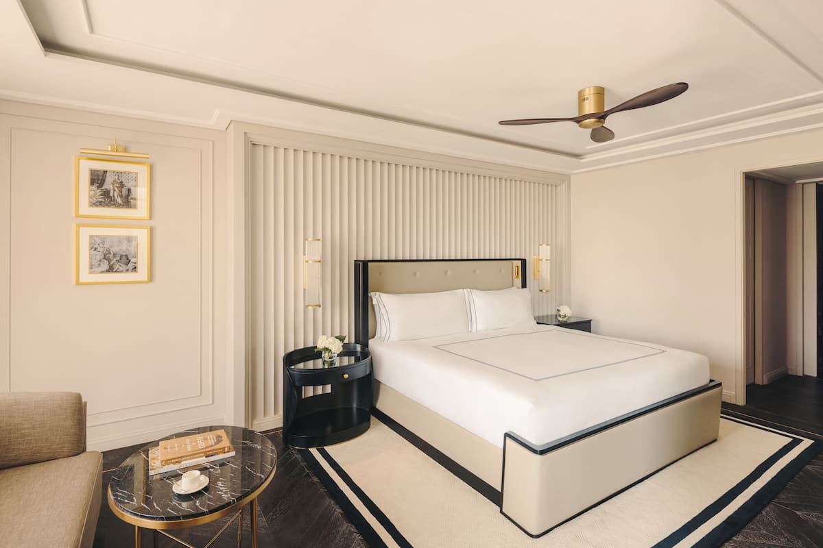 FAIRMONT SUITE ,1 King Bed, Fairmont Gold Lounge access | Premium bedding, free minibar, in-room safe, desk