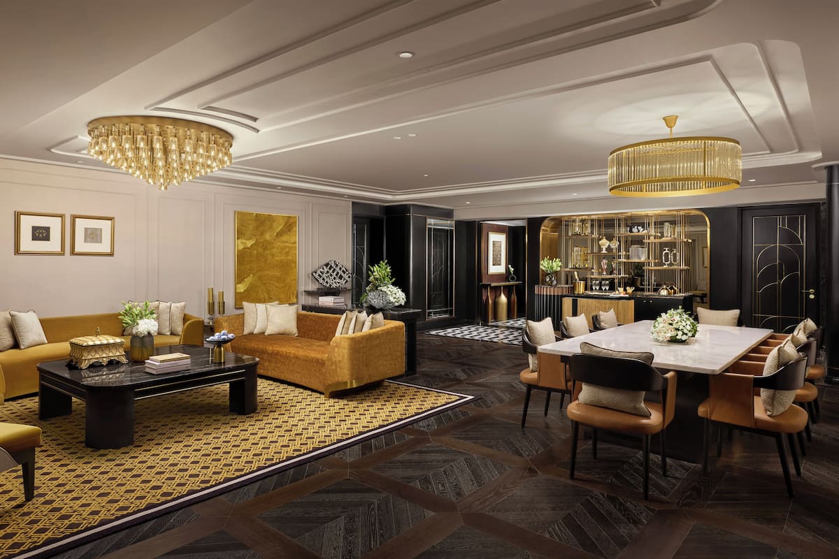 PRESIDENTIAL SUITE, 1 King Bed, 2 Hollywood Beds, Fairmont Gold Lounge access | Living area | Smart TV