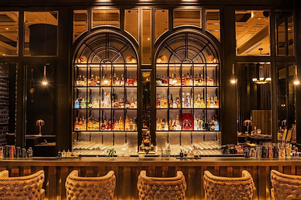 Cocktail bar