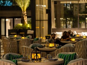 Restaurant - Fairmont Mumbai (Mumbai)