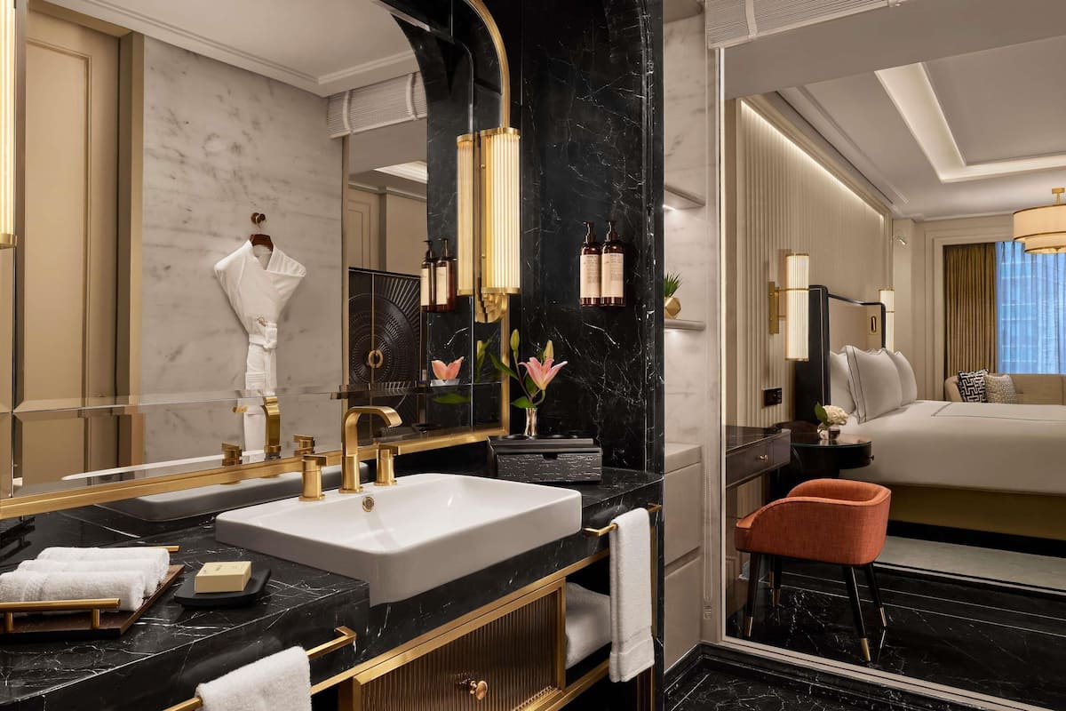 Ropa de cama de alta calidad y artículos del minibar gratis