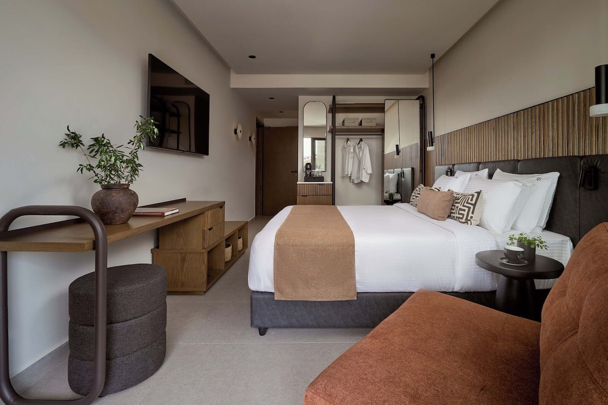 Family Connecting Rooms Side Sea View | 迷你吧、房內夾萬、隔音、熨斗/熨衫板