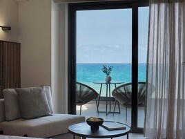 Junior Suite Panoramic Sea View | 迷你吧、客房内保险箱、特色家居、隔音