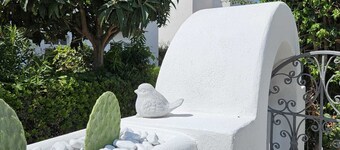 Villa Dafne private whirlpool pool, a few meters from the beach