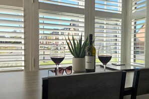 Dining - House - Sleeps 7 - Parking - Station Close (Preston)