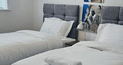 Luxury Getaway in Preston With 5 Bedrooms