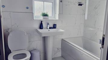 House | Bathroom | Shower, towels