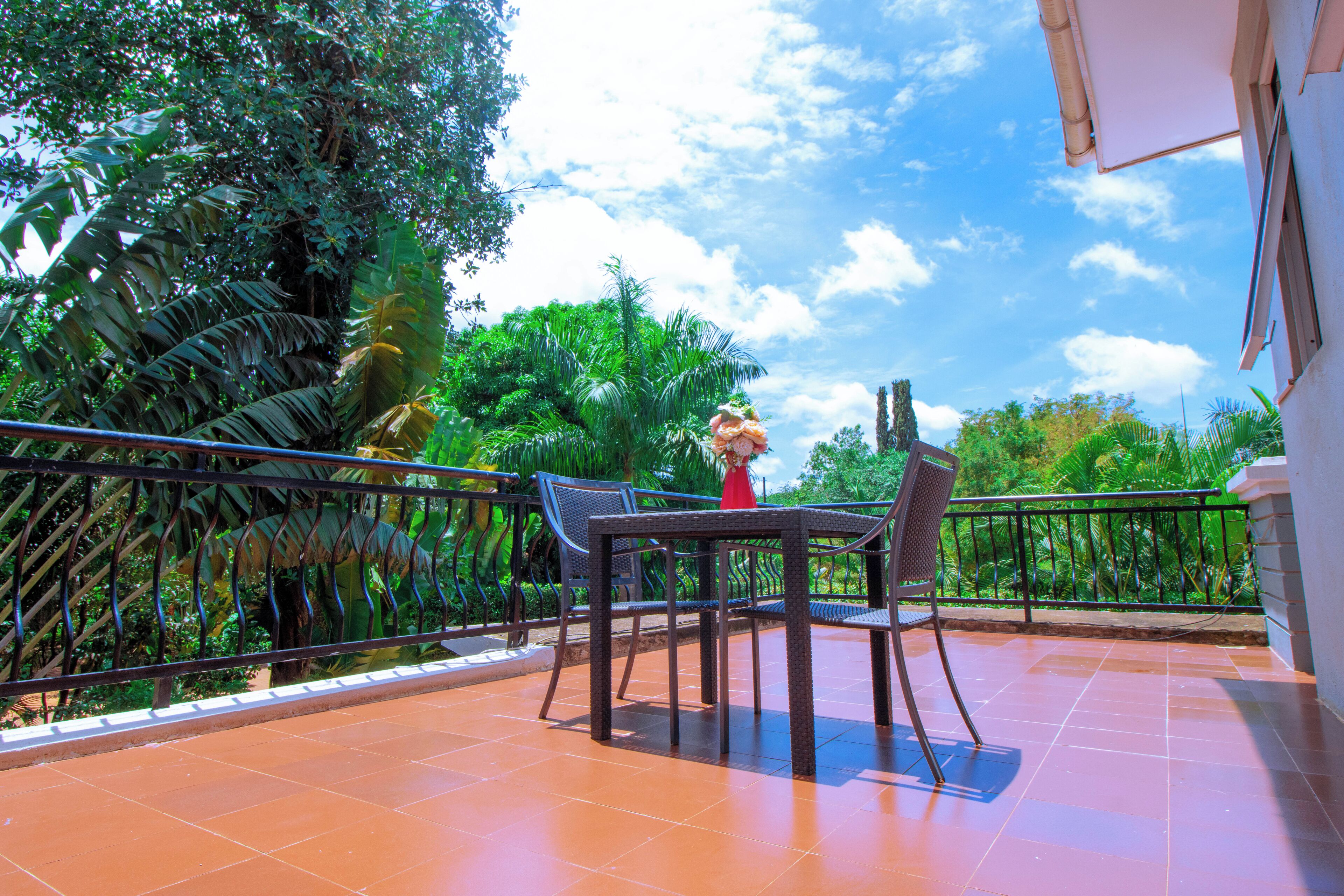 Caja de seguridad en la habitación y escritorio 