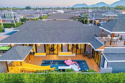 Orange Breeze Casa Private Poolvilla mit 3 Schlafzimmern, in der Nähe von Cha-Am Beach