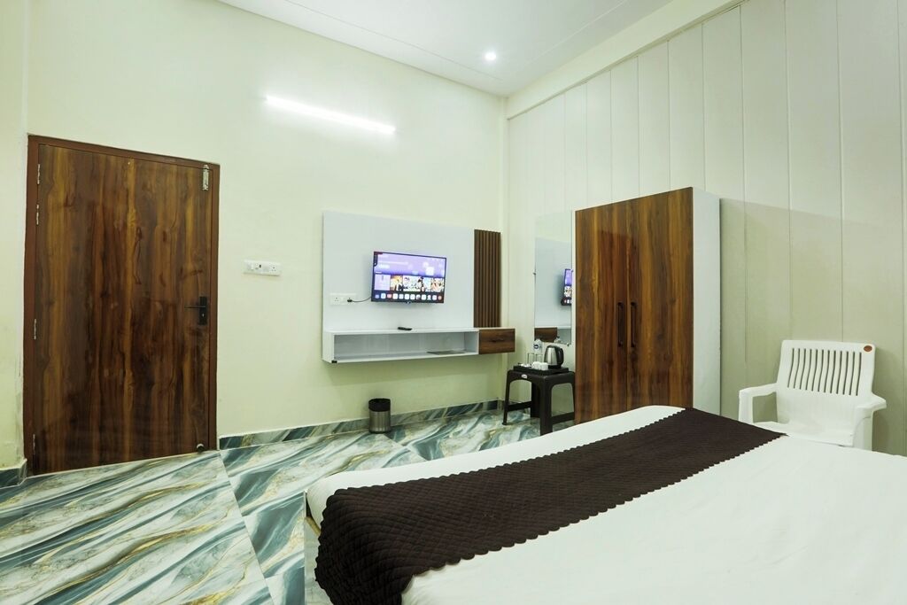 Budget Room | Free WiFi, bed sheets