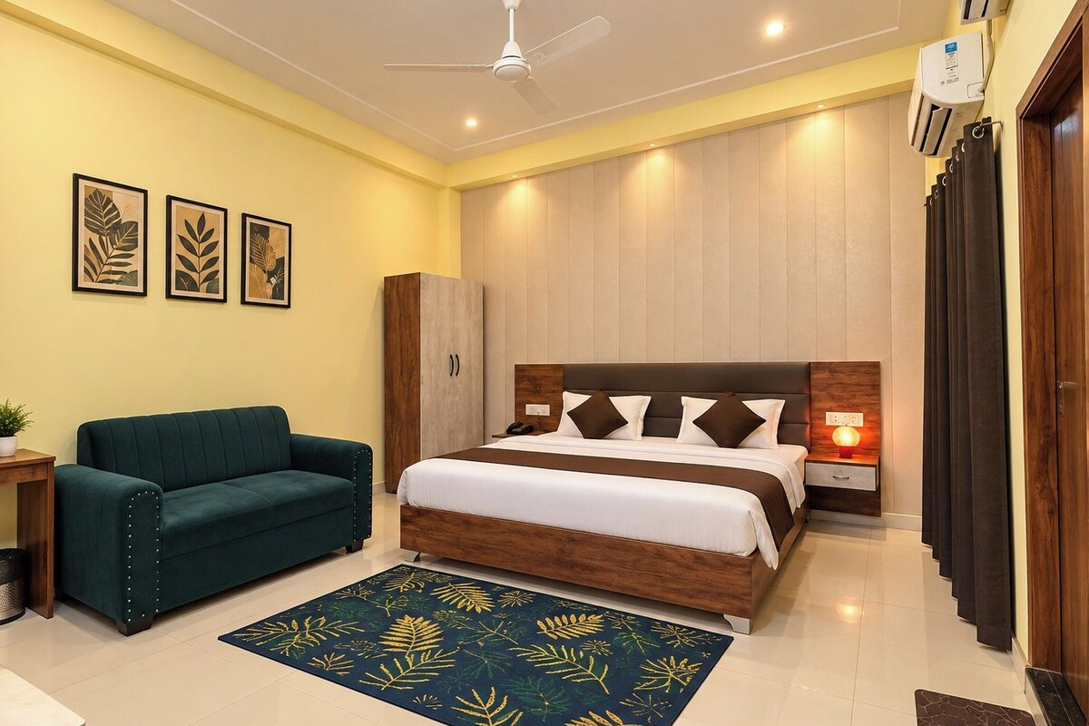 Super Deluxe Room | Desk, WiFi (free), bed sheets