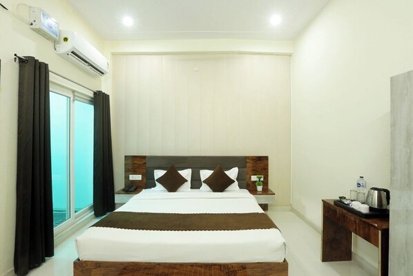 Super Deluxe Room | Free WiFi, bed sheets - Shri Raghav Palace Hotel Ayodhya (Faizabad)