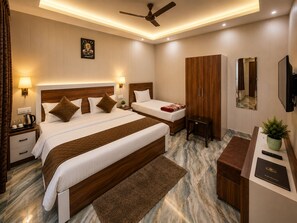 Super Deluxe Room | Free WiFi, bed sheets - Shri Raghav Palace Hotel Ayodhya (Faizabad)