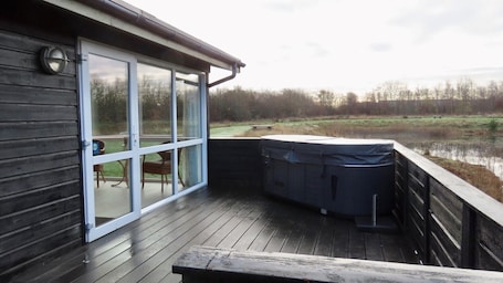 Classic Tree House, Lake View | Terrace/patio