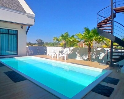 Large villa with private pool, 600m from Mae Rumphueng beach and near Koh Samet