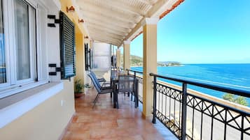 Superior appartement, uitzicht op baai, uitzicht op zee | Terras