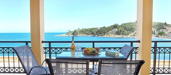 Vostalo apartments by Kassiopi's Sea