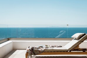 Property grounds - Kea On The Rocks - Villa Limestone (kea)