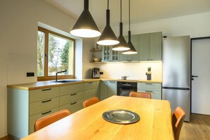 Kühlschrank, Ofen, Herdplatte, Geschirrspüler