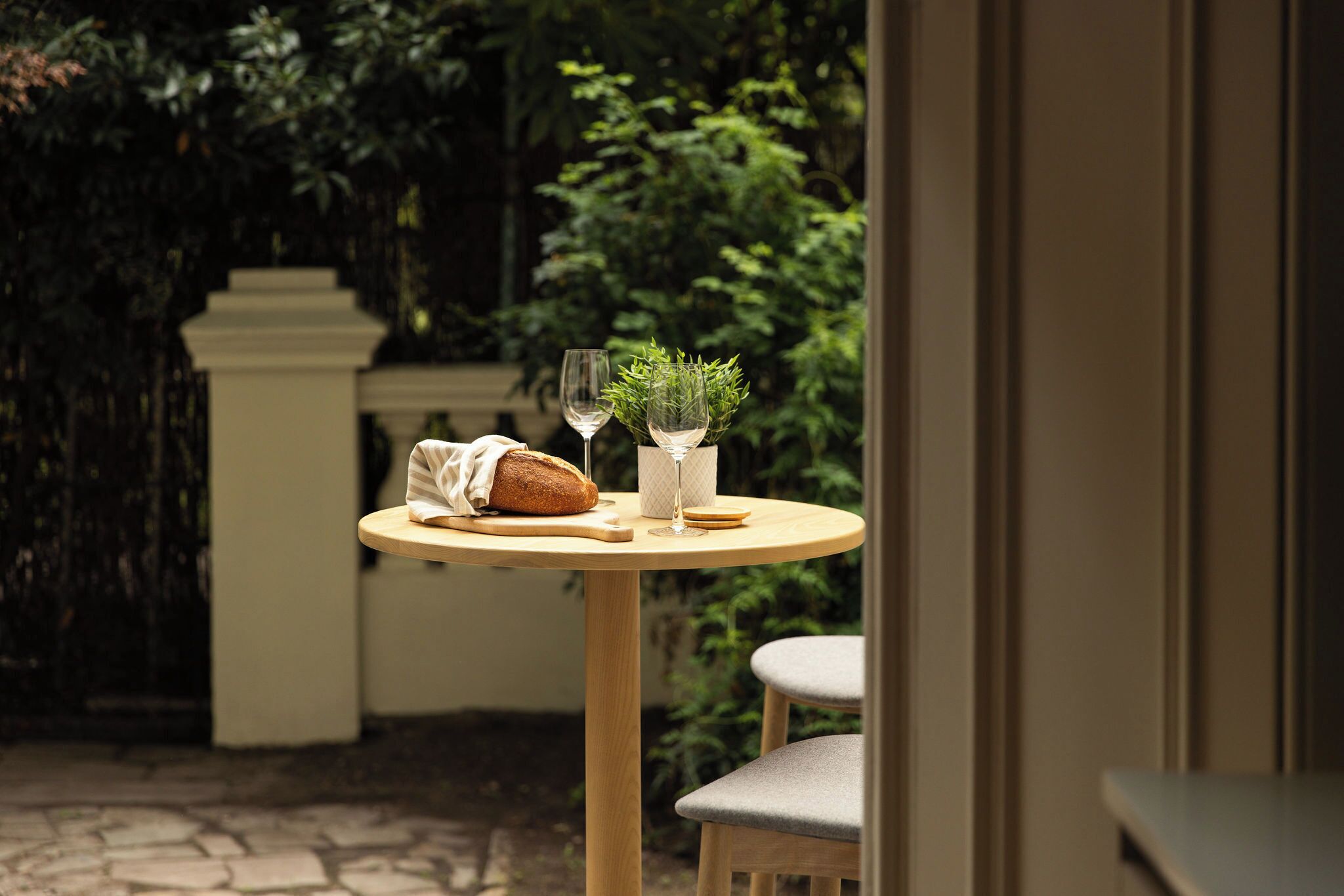 เอ็กเซกคิวทีฟสตูดิโอ, วิวสวน, ชั้นลอย | ลานระเบียง/นอกชาน