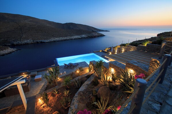 Exterior - Mv Kythnos (Kithnos)