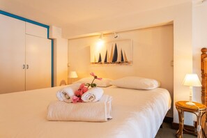 Iron/ironing board, free WiFi, bed sheets