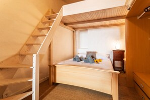 1 bedroom, iron/ironing board, free WiFi, bed sheets