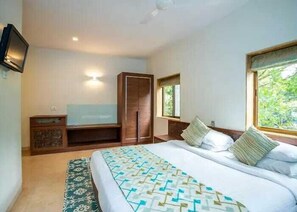 Deluxe Villa, 5 Bedrooms, Pool View | Free WiFi - COCO GOA VILLA BY SAVANI ENTERPRISE (Arpora)