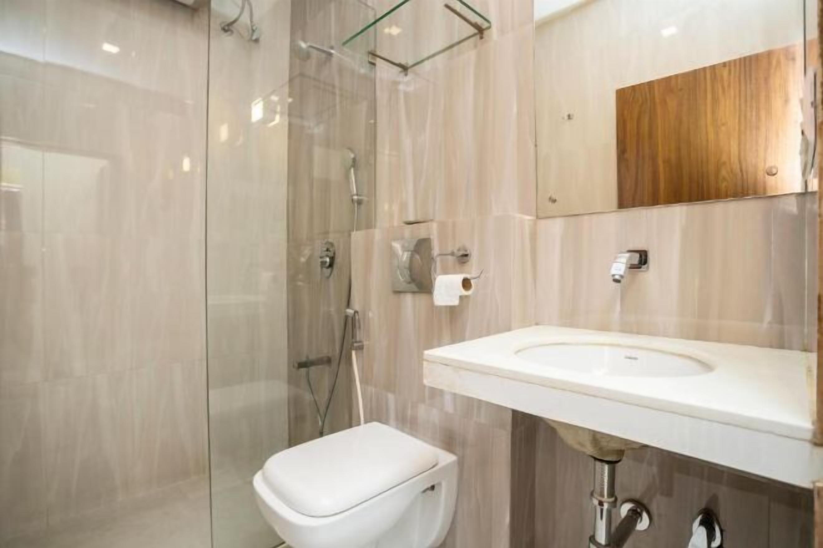 Bathroom | Shower, towels, soap, shampoo