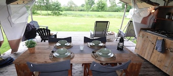 Glamping in Friesland with friends