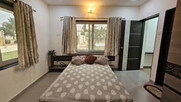 Luxury Villa, Garden View | 2 bedrooms, desk, laptop workspace, free WiFi