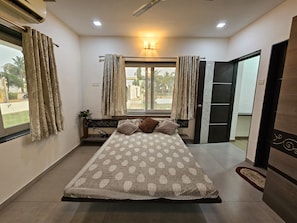 Villa luxueuse, vue sur le jardin | 2 chambres, bureau, espace de travail pour ordinateurs portables