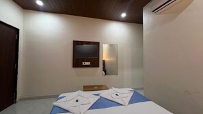 Deluxe-Doppelzimmer | Schreibtisch, laptopgeeigneter Arbeitsplatz, kostenloses WLAN
