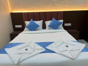 Deluxe Double Room | Desk, laptop workspace, free WiFi - hotel surya grand (Mumbai)
